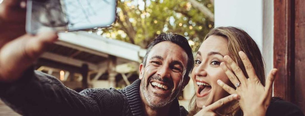 CREATE YOUR OWN ENGAGEMENT RING WITH DAVID LAW